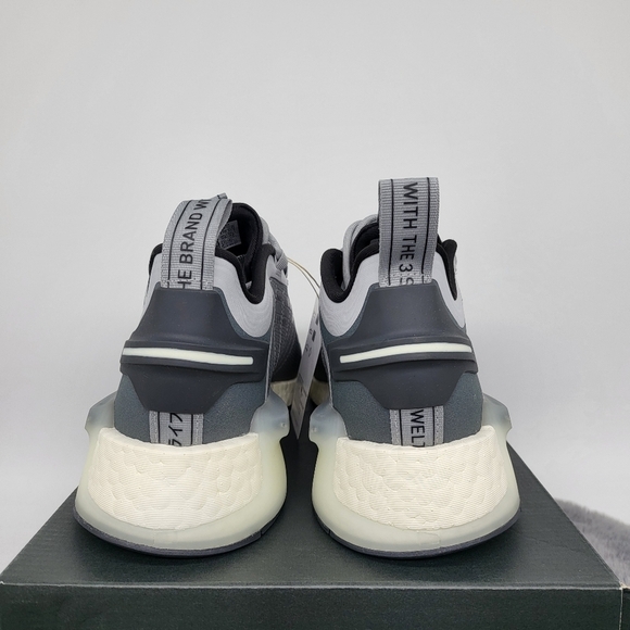 New Adidas Originals NMD_V3 Gore-Tex Men\'s Running Shoes Size 12 main image 4
